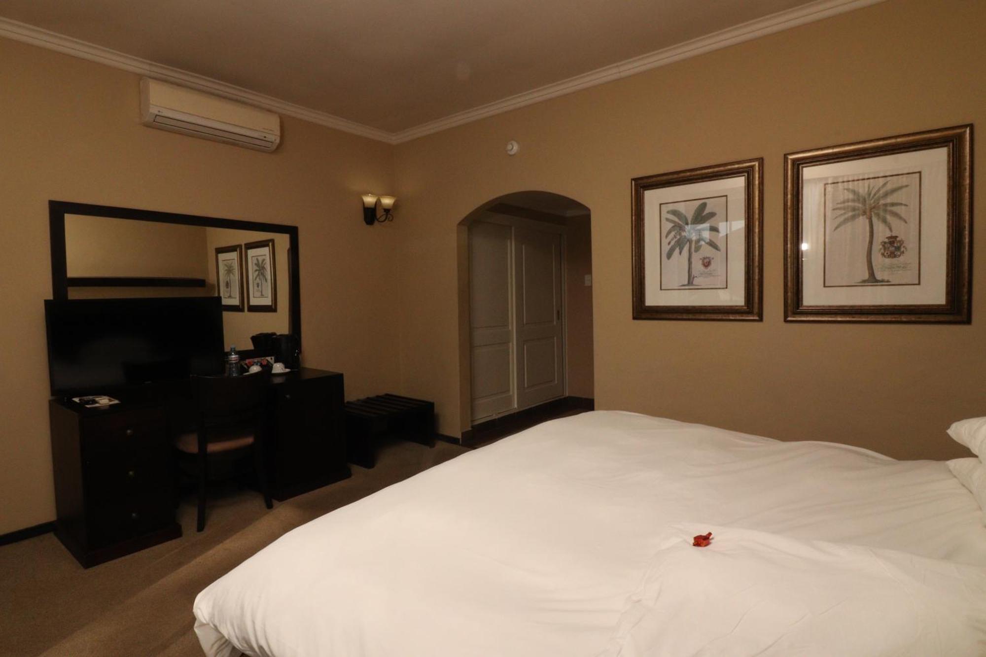 Happy Valley Hotel And Casino Езулвіні Екстер'єр фото
